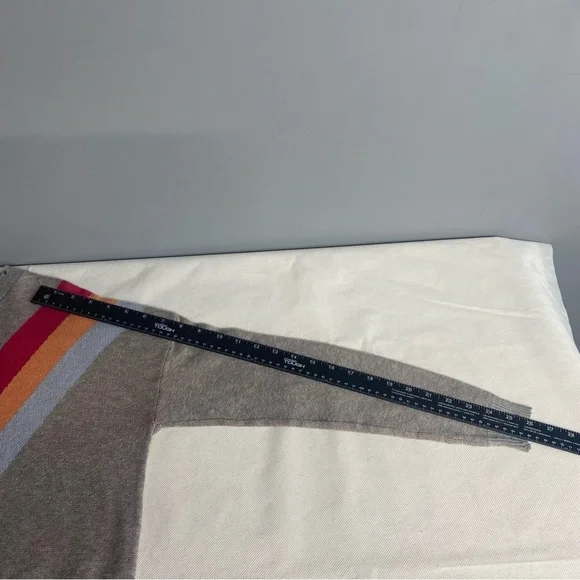 Fate Lightning Bolt Sweater - Red, Orange, Gray - Picture 13 of 15